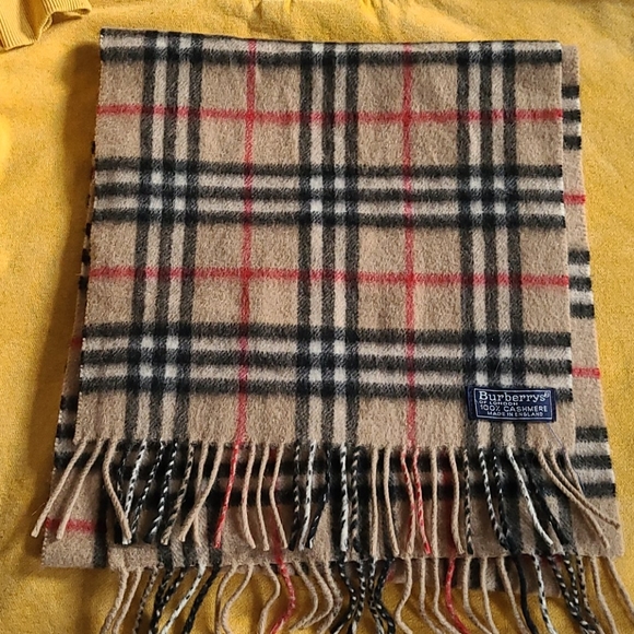 Burberry Accessories - Burberry scarf